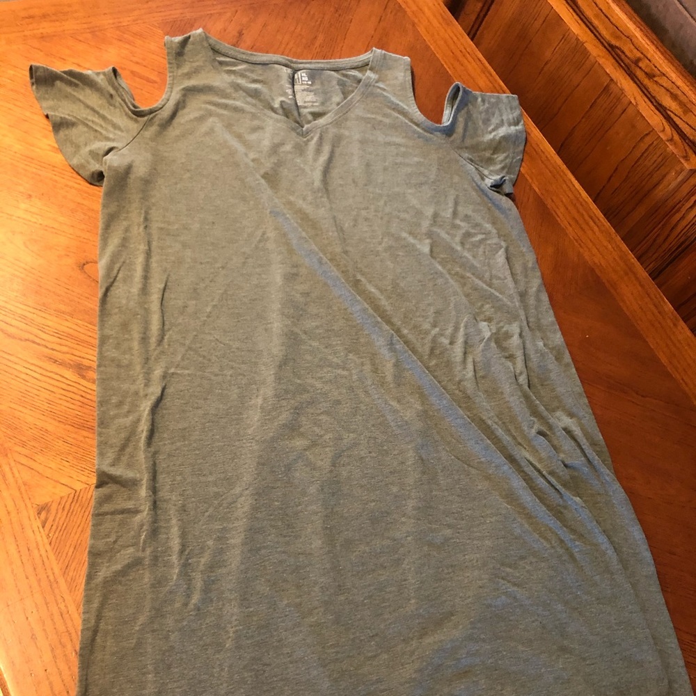 Time and Tru XL cold shoulder heathered dress with a hint of olive green, GUC